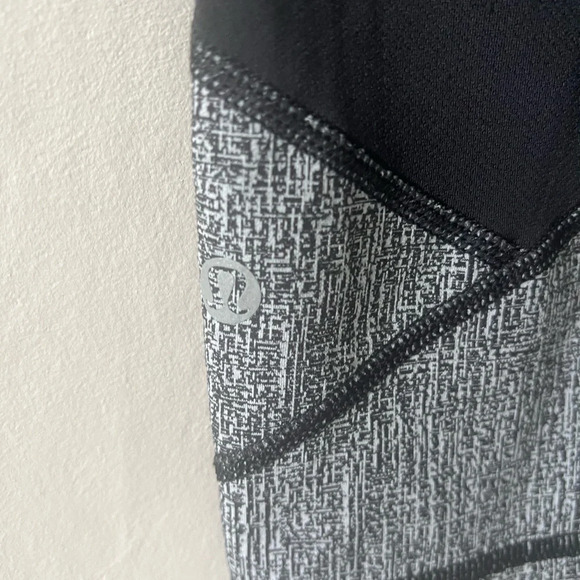 🛍️Lululemon Grey Pace Rival Cropped Leggings Size 6 - Picture 5 of 6
